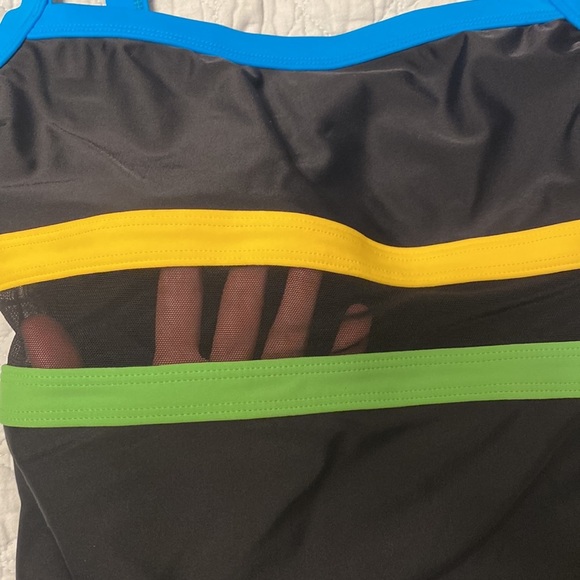 Swim top - Picture 2 of 5